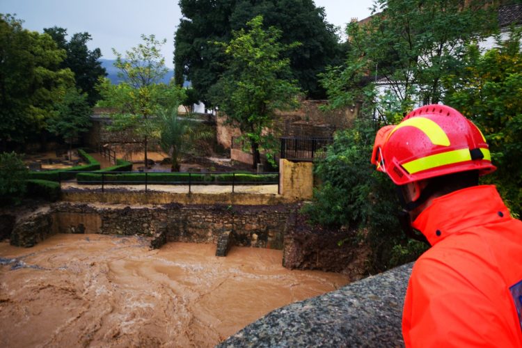 Los efectivos del dispositivo de emergencias han realizado más de 70 salidas como consecuencia de los daños provocados por la gota fría en Ronda