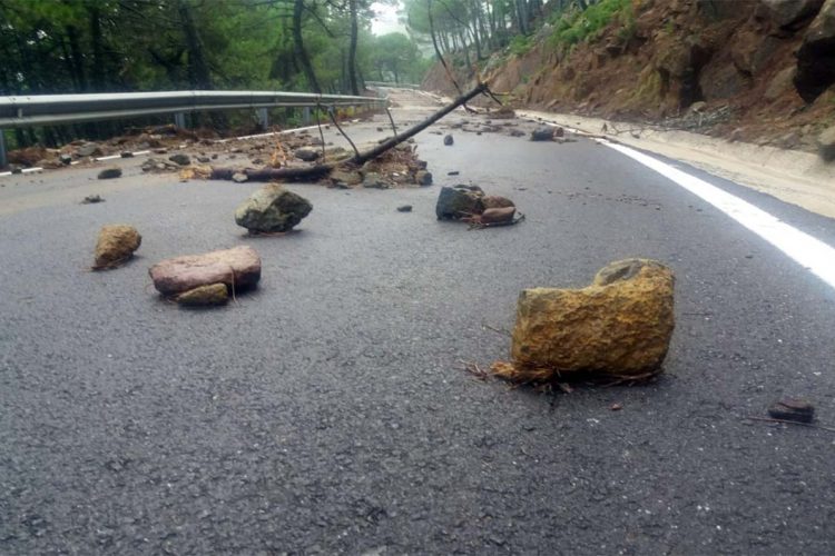 La Diputación actúa en tres carreteras del Valle del Genal afectadas por el temporal de lluvias