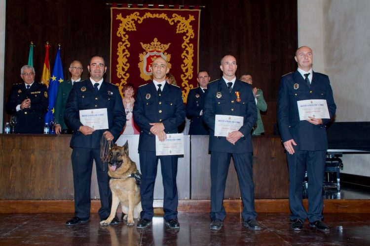 La Policía Local celebra su festividad con reconocimientos y distinciones a instituciones y agentes destacados