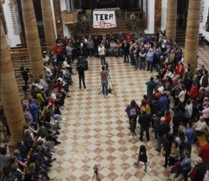 Encierro en la iglesia de Teba.