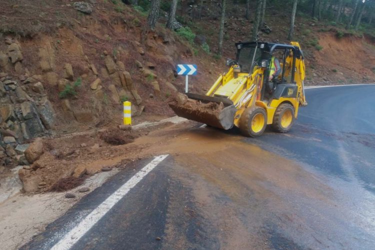 La Diputación destina 350.000 euros para reparar 13 carreteras de la Serranía que resultaron dañadas por el temporal