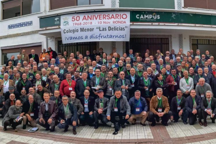 Más de 200 antiguos alumnos del Colegio Menor de Las Delicias se vuelven a encontrar en Ronda 50 años después de la creación de esta residencia