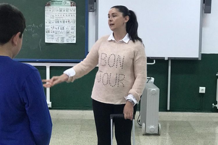 Un total de 38 niños y niñas de Gaucín y Algatocín participan en un taller de higiene postural ofrecido por el Área Sanitaria Serranía