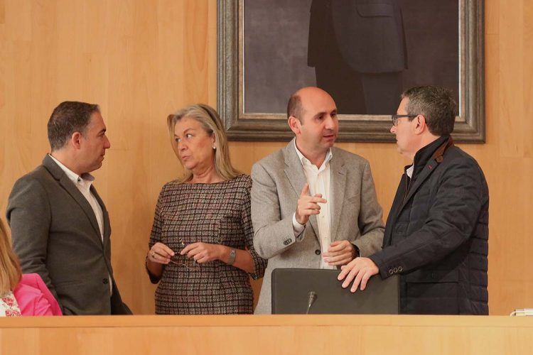 El PP se queda solo en el Pleno de la Diputación a la hora de reclamar a la Junta la autovía de Ronda