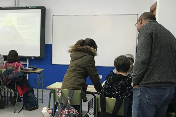 El Área Sanitaria Serranía imparte un taller de alimentación saludable para alumnos de Secundaria del Instituto Valle del Genal