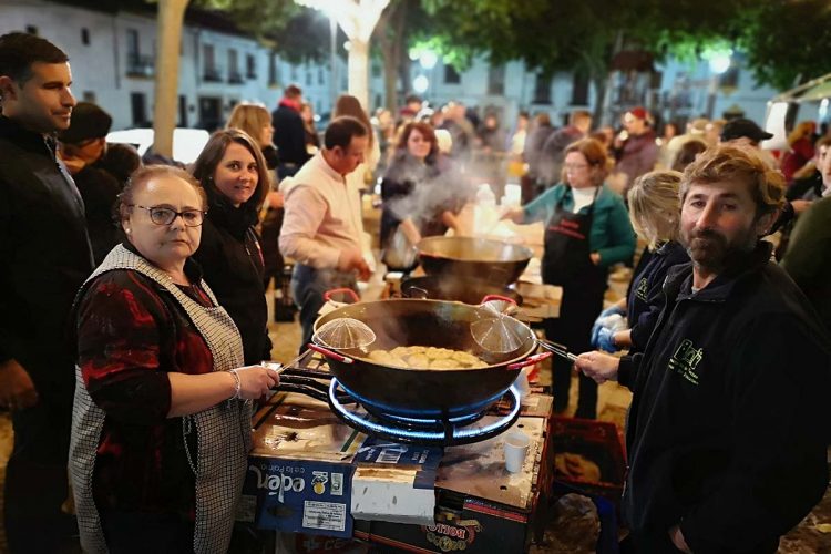 Tostón de castañas, buñuelos y anís en San Francisco por el Día de Todos los Santos