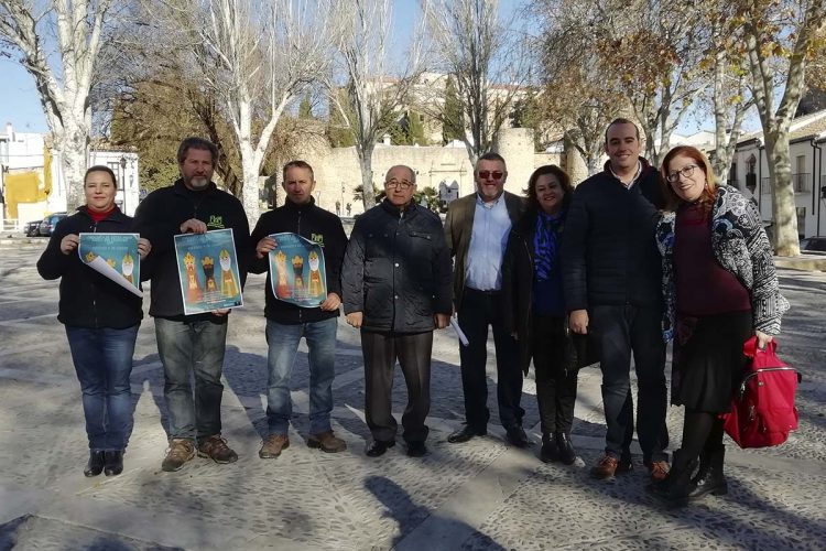 El barrio de San Francisco se prepara para vivir este viernes su tradicional cabalgata de Reyes Magos y degustar el roscón