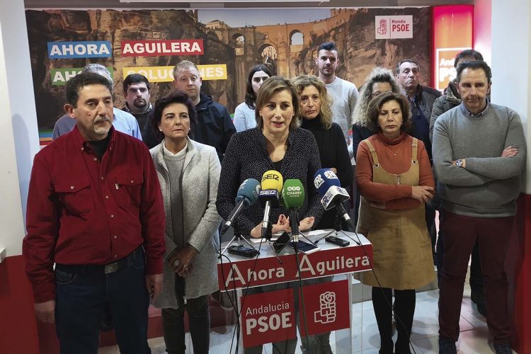 Aguilera reclama por quinta vez a los concejales del PSOE que abran el Puente Nuevo y Valdenebro mantiene su desacato ante la dirección del partido