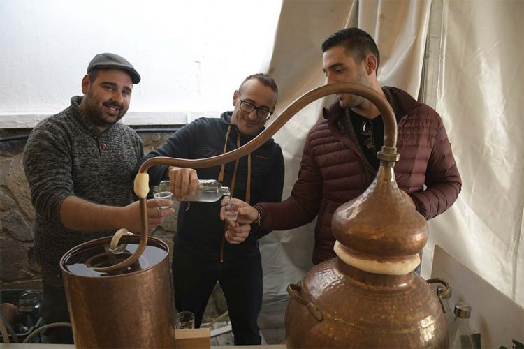 Once destiladores participaron en la VI edición del Concurso de Aguardiente de Jubrique, Fiesta de Singularidad Turística Provincial