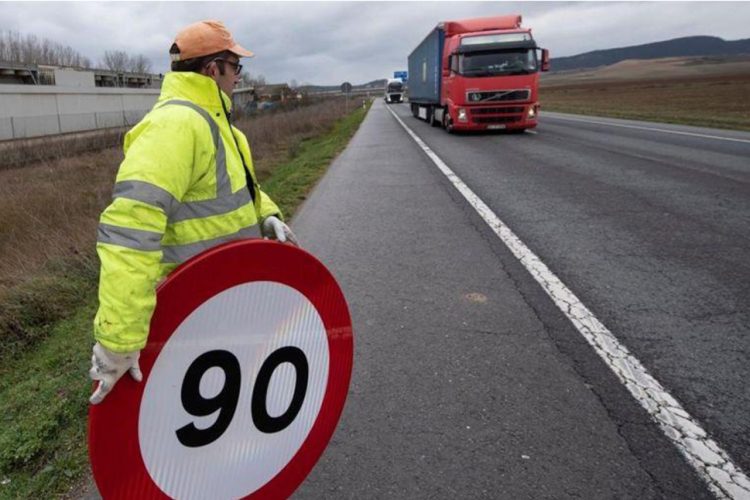 Este martes entra en vigor la limitación de circular a 90 kilómetros como máximo en las carreteras convencionales