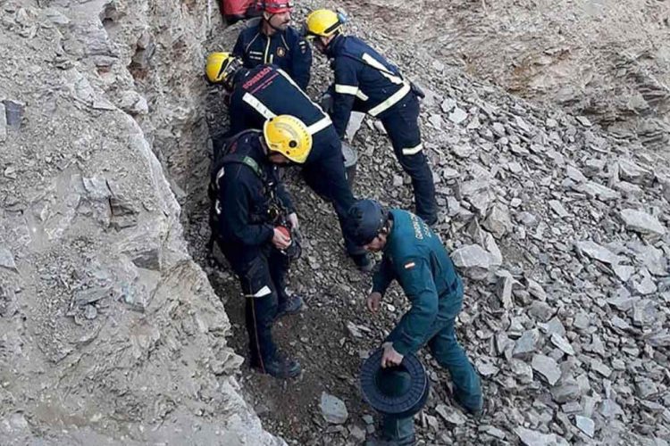 Siete bomberos del Parque Comarcal de Ronda están participando en el rescate del pequeño Julen en Totalán