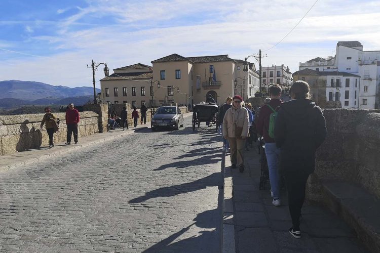 Las cámaras que multarán a los conductores que crucen el Puente Nuevo en horario restringido ya están funcionando