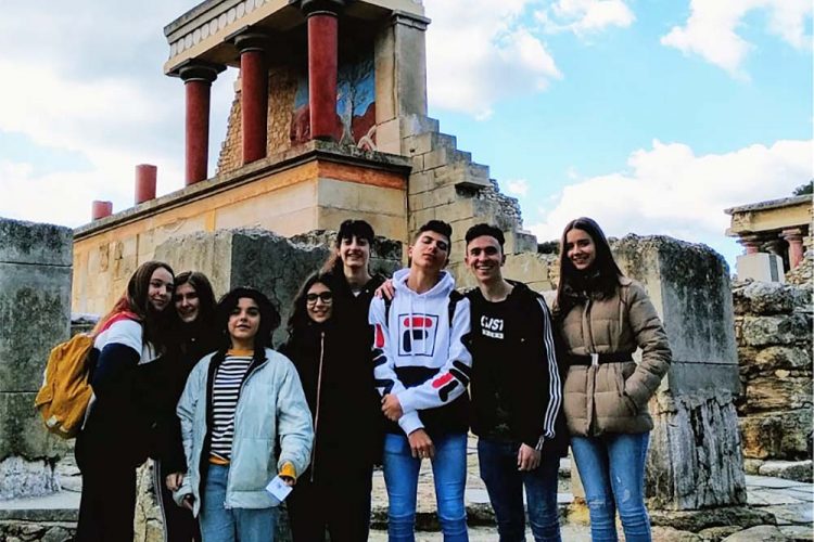 Ocho jóvenes rondeños participan en un programa de intercambio en la isla griega de Creta