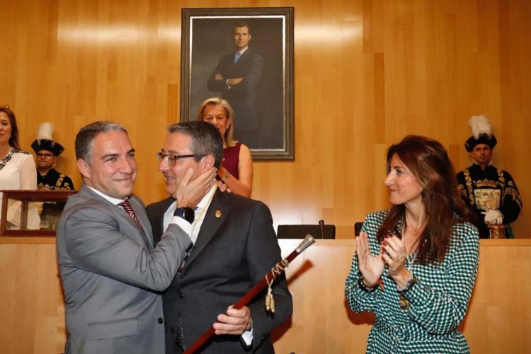 Francisco Salado es investido presidente de la Diputación de Málaga con los votos de PP y Ciudadanos