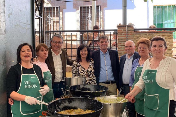 Algatocín muestra el potencial gastronómico y artesanal de la Serranía en la fiesta de la Hinojá