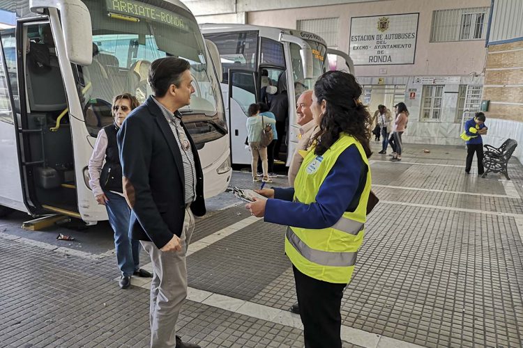 Retoman los horarios de las líneas regulares de autobuses desde Málaga a Ronda, El Burgo y Setenil de las Bodegas
