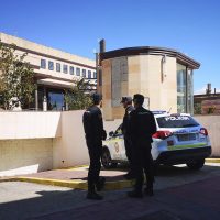 Encuentran el cuerpo sin vida de un joven de 22 años en el portal de un bloque de viviendas de Ronda