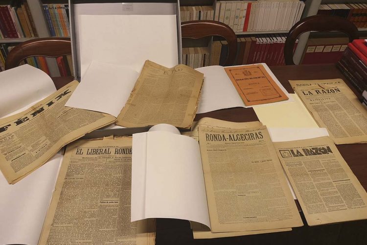 La Biblioteca de la Real Maestranza celebrará el Día del Libro con una exposición dedicada a la imagen de Ronda en la prensa histórica