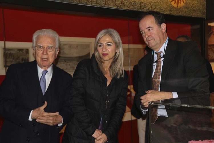 La consejera de Cultura de la Junta inaugura la nueva sala histórica de la Real Maestranza de Caballería de Ronda