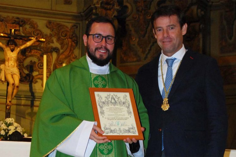El sacerdote rondeño Salvador Aguilera es nombrado pregonero de la Hermandad del Rocío de Málaga-La Caleta