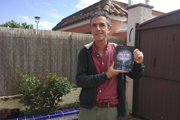 El escritor rondeño Pablo Aguayo presenta su nuevo libro ‘Plaza de la Oscuriá’