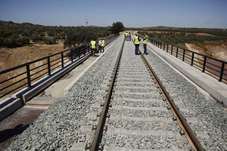 Adif pone en servicio la línea Bobadilla-Ronda-Algeciras que resultó dañada en el temporal de octubre