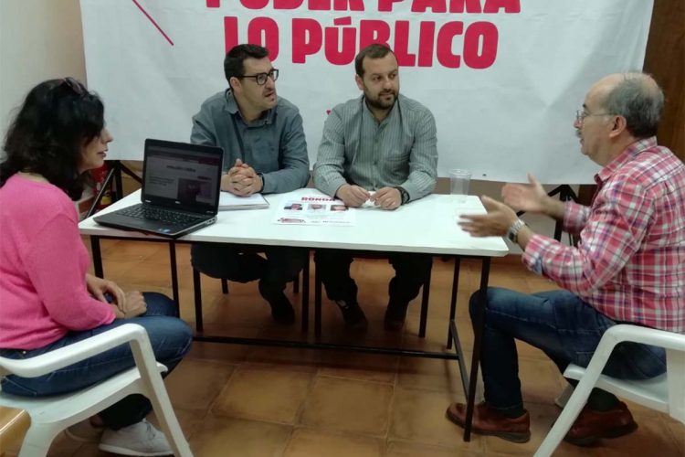 Álvaro Carreño (IU) envía un mensaje: «si alguien quiere pactar con nosotros debe mantener las restricciones en el Puente Nuevo»
