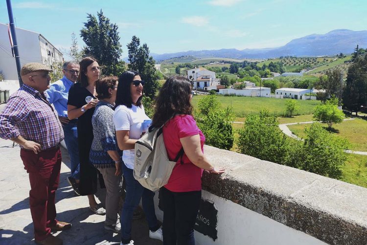 El PP quiere recuperar los tradicionales baños de verano de Ronda creando una ‘playa’ de agua dulce en el barrio de Padre Jesús