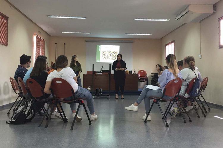 Salud Pública del Área Sanitaria Serranía coordina un taller sobre prevención de nuevos consumos de nicotina y de la sumisión química dirigido a jóvenes