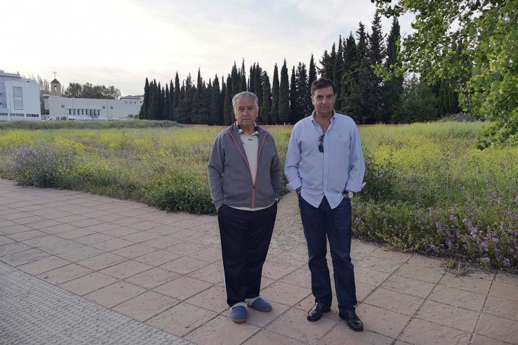 Los responsables vecinales de la Cruz de San Jorge reclaman al Ayuntamiento que recepcione de una vez por todas esta barriada tras 16 años de espera