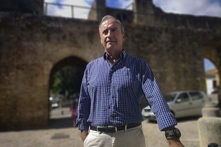 Dedican un merecido homenaje a Alfonso Germán Marín: 46 años ayudando y solucionando los problemas de los rondeños