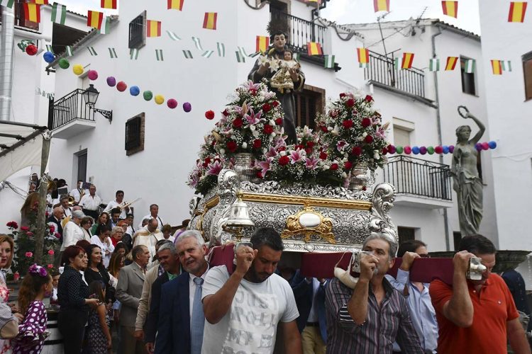 Los vecinos de Pujerra se volcaron en la celebración de San Antonio de Padua