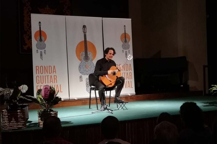 Magnífico arranque del IV Festival Internacional de Guitarra de Ronda con las actuaciones de Luciano Pompilio y Antonia Jiménez