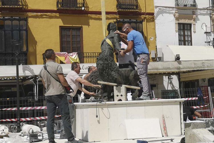 Hércules y sus leones vuelven a la plaza del Socorro