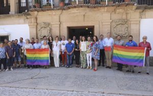 Acto institucional en las puertas del Ayuntamiento.