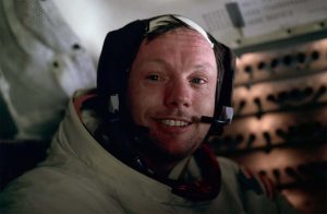 Armstrong en el Módulo Lunar. (NASA).