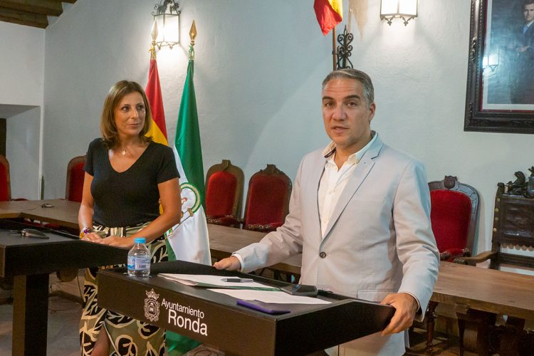 El consejero de Presidencia de la Junta afirma que Ronda será «una de las ciudades más beneficiadas» por el Gobierno andaluz