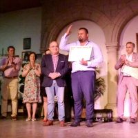 Francisco Javier Heredia tras recibir su premio.