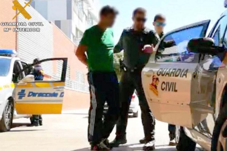 El conductor kamikaze y ebrio que sembró el pánico en la carretera A-373 de Ubrique ha sido detenido y es un vecino de Ronda