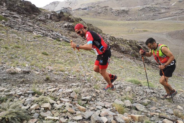 Javier Fernández representa al Club Ascari-Harman en el exigente Kilómetro Vertical de Sierra Nevada