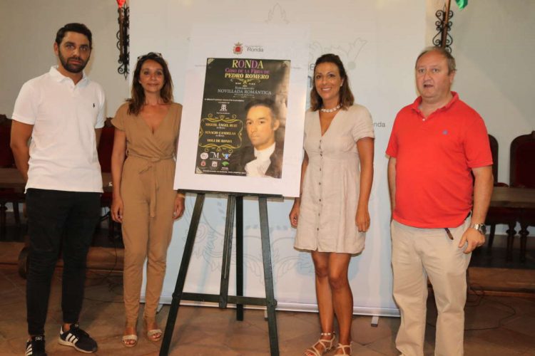 Presentan la novillada que tendrá lugar el viernes de feria en una plaza de toros portátil