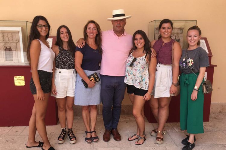 La presidenta y las Damas Goyescas participan en un curso sobre historia de Ronda, protocolo y tauromaquia