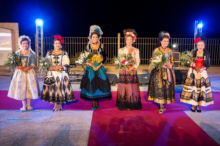 Las Fiestas de Pedro Romero echan a andar con la imposición de medallas y un pregón al más puro estilo ‘moranco’