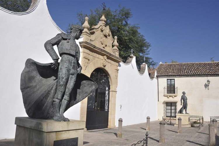 La Real Maestranza de Caballería señala que la suspensión de los Enganches se ha debido a la decisión del Ayuntamiento de separarlos de las corridas de toros