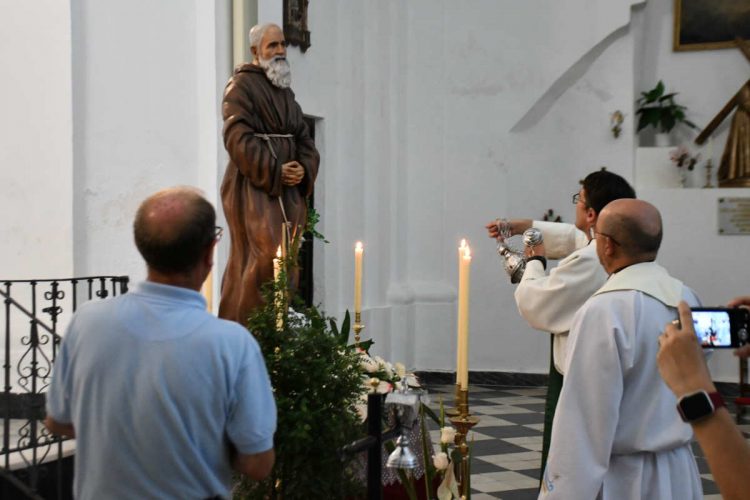 Bendicen la nueva imagen de Fray Leopoldo de Alpandeire