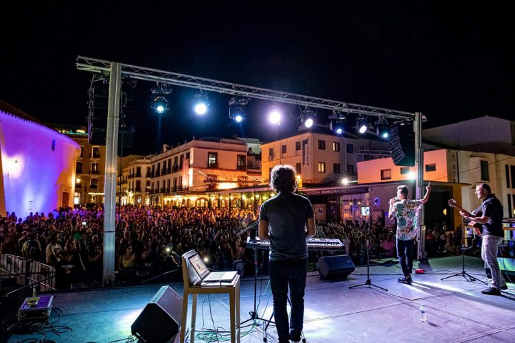 El éxito de las actividades de ocio y el aumento de la oferta formativa, logros destacados por el delegado de Cultura y Educación