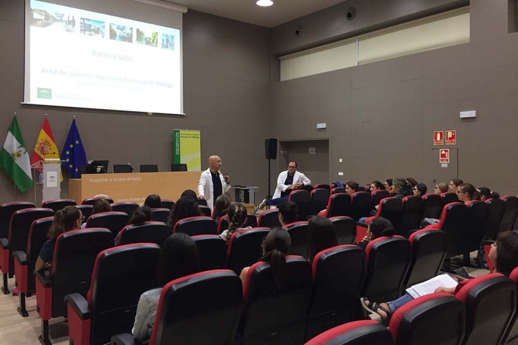 Alumnos de Formación Profesional del IES Profesor Gonzalo Huesa comienzan sus prácticas en el Área Sanitaria Serranía de Ronda