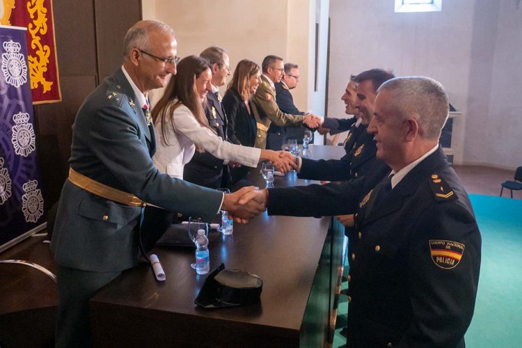 La Comisaría de Policía Nacional de Ronda conmemora el día de los Ángeles Custodios