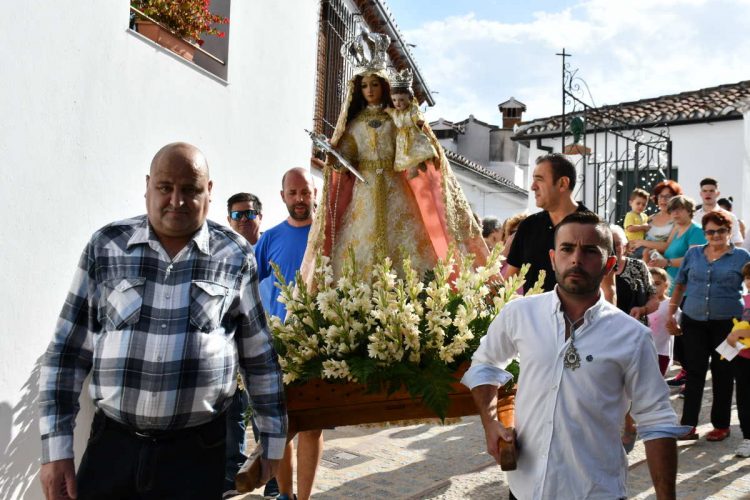 Diversión y fervor en la romería en honor a la patrona de Benalauría