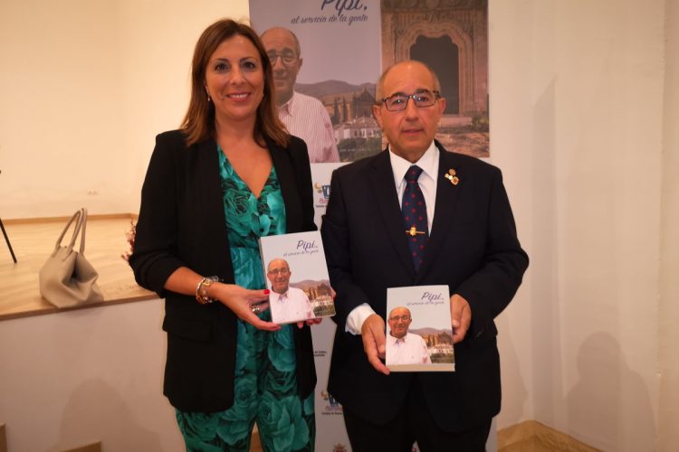‘Pipi al servicio de la gente’, el libro que recoge las vivencias de este carismático vecino del barrio de San Francisco